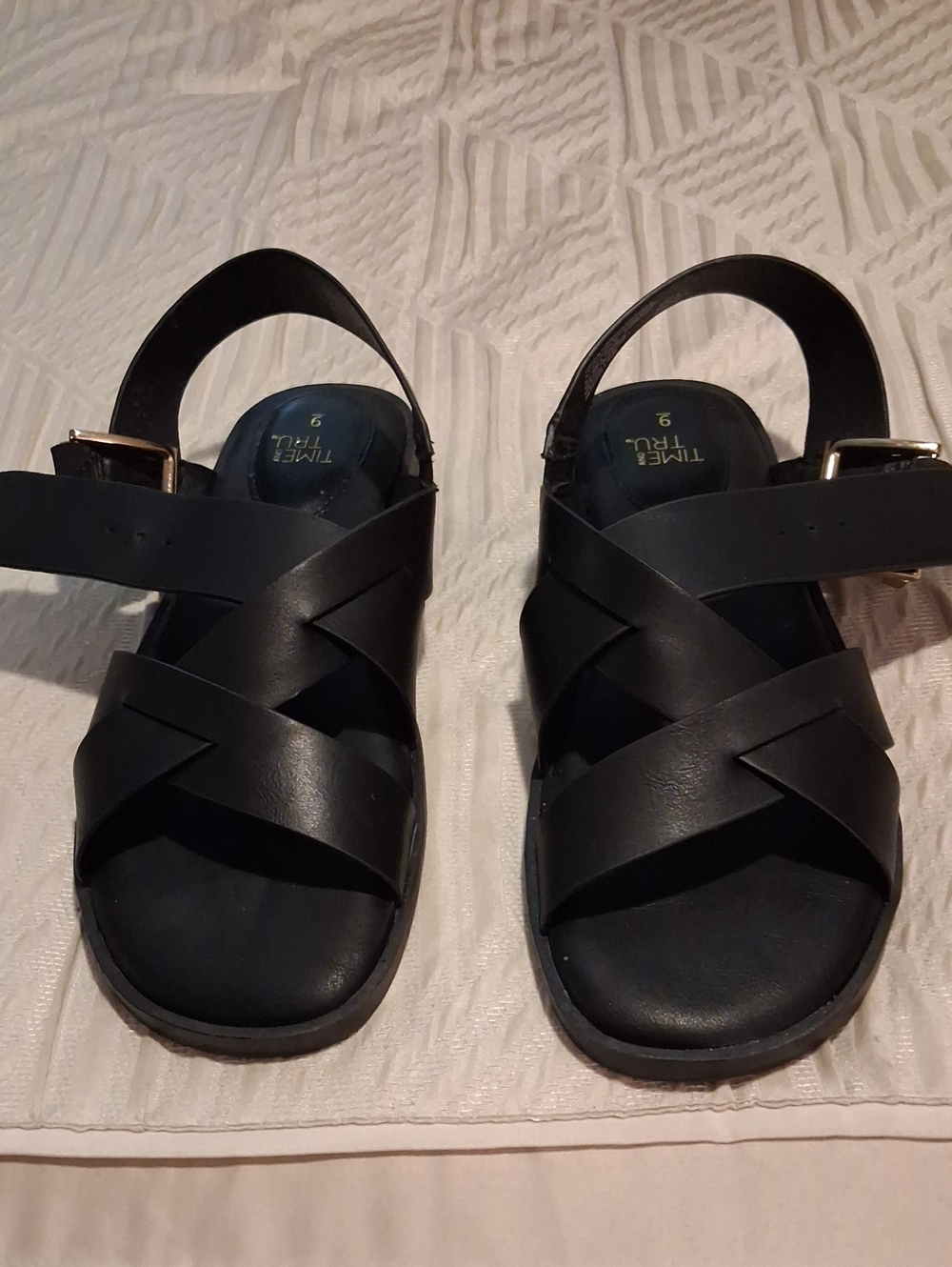 Time and Tru Black Cross-Strap  Sandals with Buckle